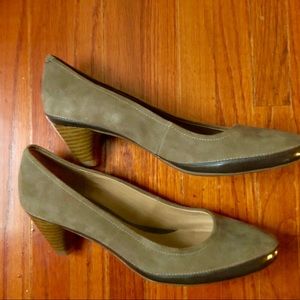 Clarks brown suede heels
